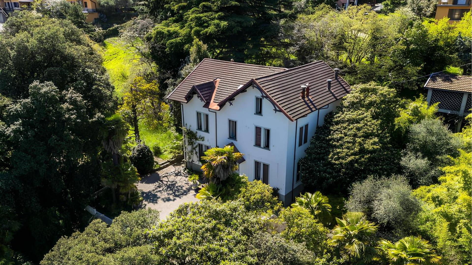 Villa storica con vista Lago d’Iseo – Tavernola Bergamasca